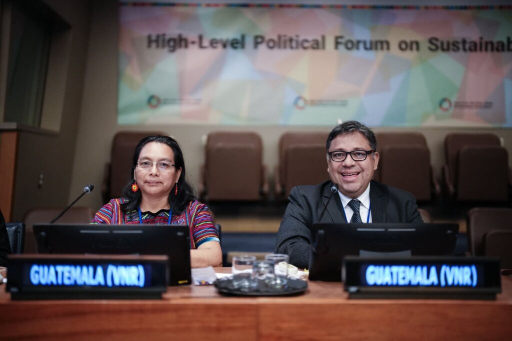 Secretaria Presidencial de la Mujer - SEPREM, Ana López y Secretario de la Secretaría de Planificación y Programación de la Presidencia, Carlos Mendoza Alvarado 
